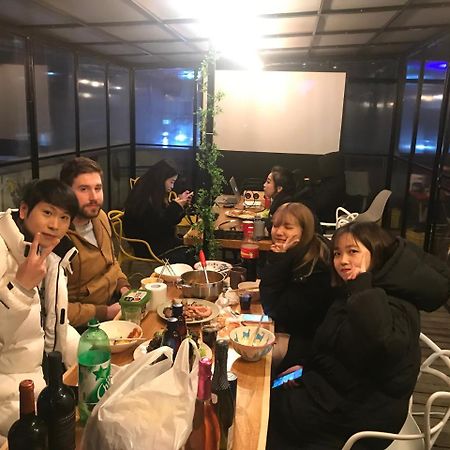 Fun Fun Stay Guesthouse Seoul Bagian luar foto